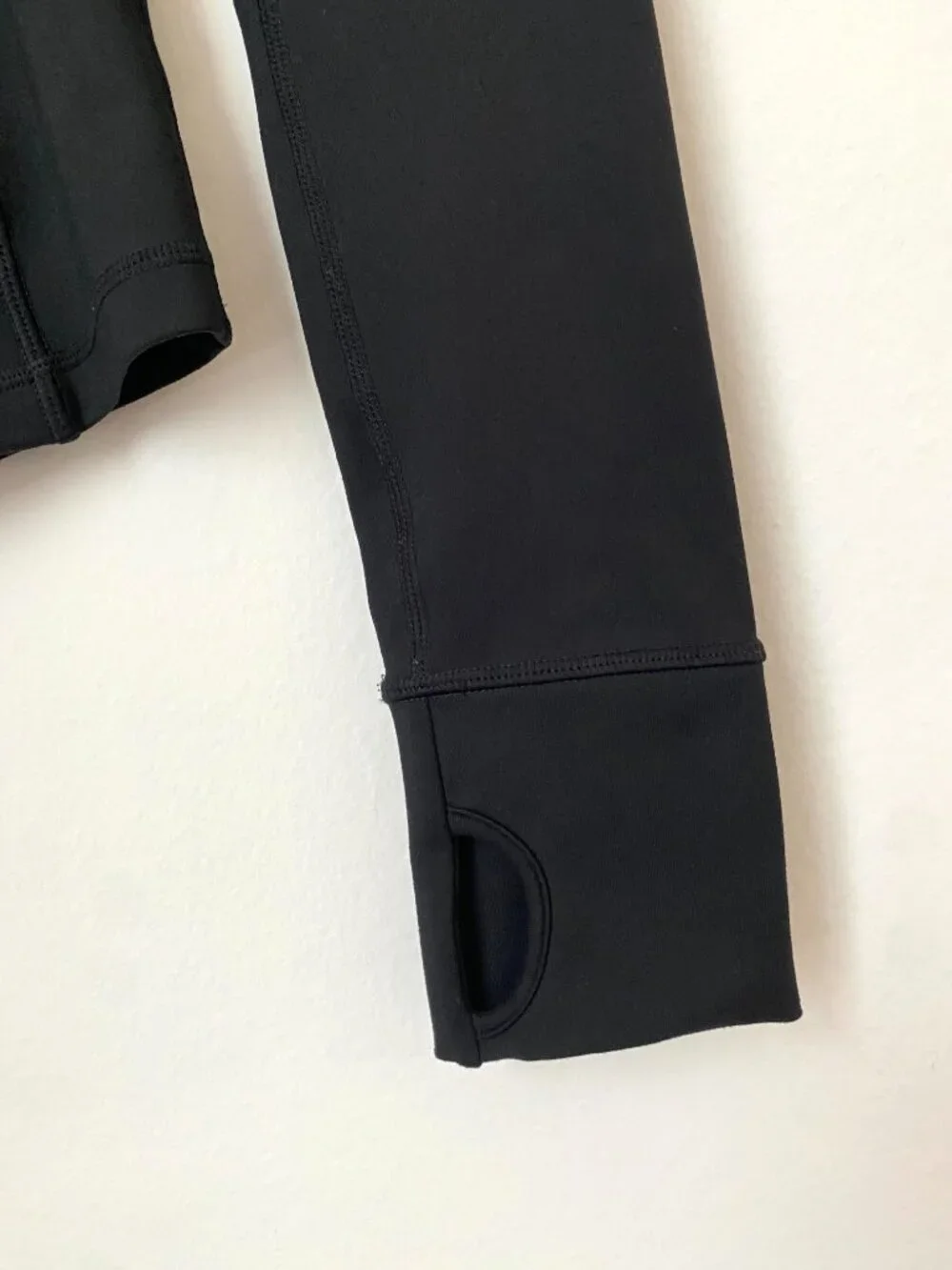 Carbon38 Athletic Zip Up Hooded Jacket in Cloud Compression | Like New | Black - Picture 5 of 10
